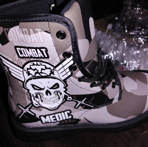 Combat boots - Picture 2 of 5